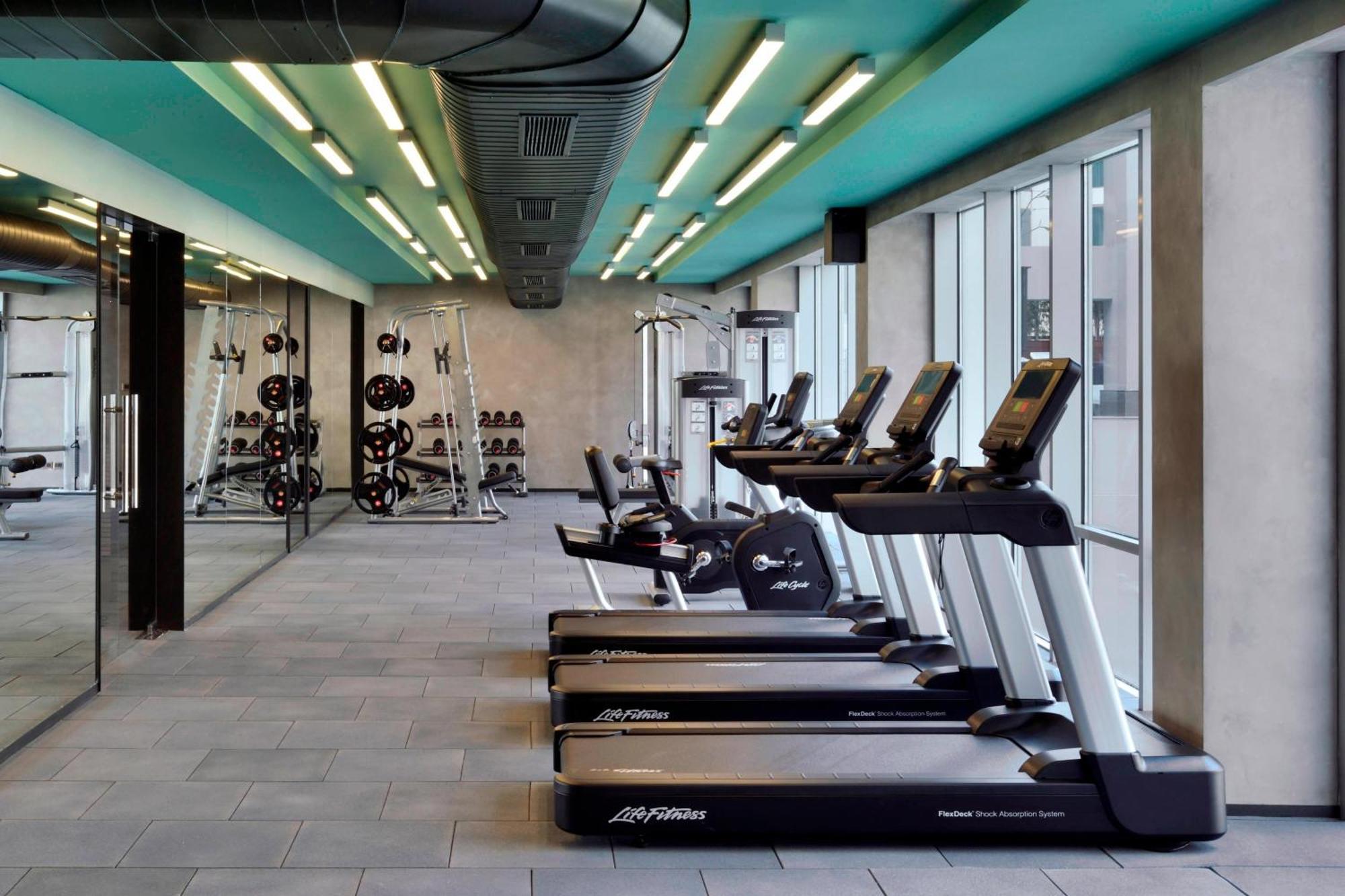 เอลอฟต์ นิวเดลี แอโรซิตี้ Hotel ภายนอก รูปภาพ The gym at the 100 North Main